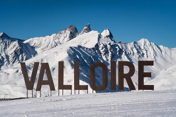 Valloire ski resort – ski slopes and ski lifts