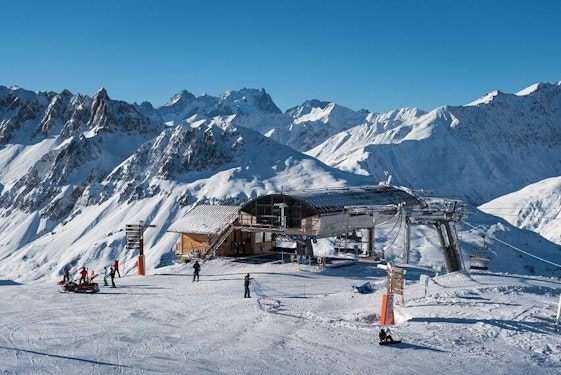 Valloire ski resort – ski slopes and ski lifts