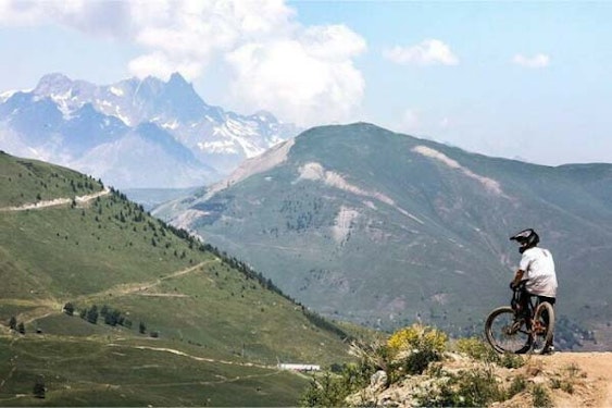 Forfait ski Les 2 Alpes moins cher Forfait de ski des 2 Alpes et son glacier à prix réduit avec Passe Montagne