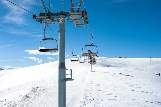 Students overcoming barriers to skiing Students overcoming barriers to skiing