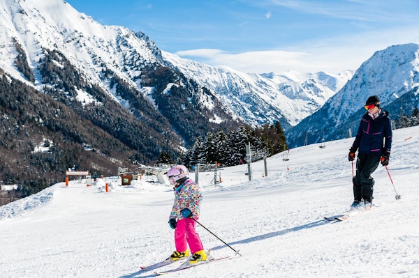 Alpe du Grand Serre, station de ski Famille sur les pistes de ski de l'Alpe du Grand Serre en Isere, station partenaire Passe Montagne