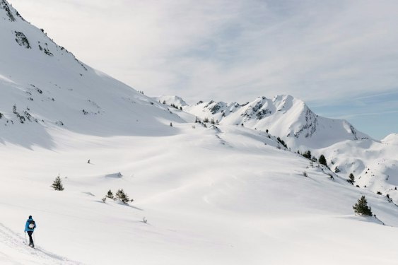 Areches-Beaufort, station de ski Vue du domaine skiable d'Areches-Beaufort et ses sommets enneiges en Savoie