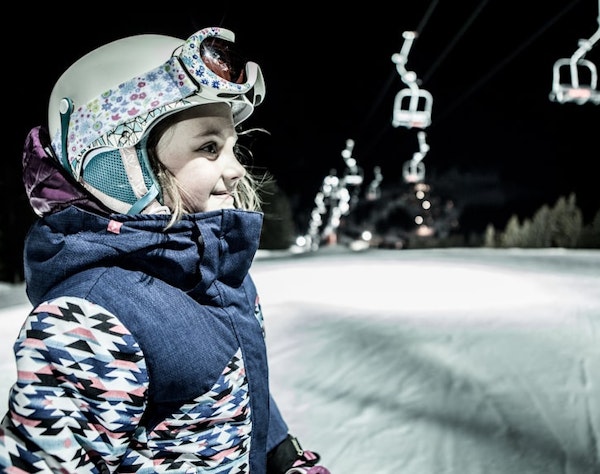Manigod night skiing — Haute-Savoie Night skiing at Manigod in Haute-Savoie — ski pass discount with Passe Montagne