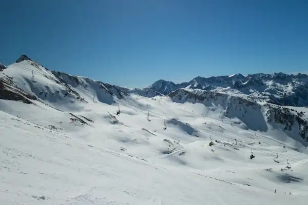 Ski area still snow-covered in spring — spring skiing in the Alps