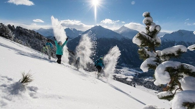 Aussois ski slopes — Savoie Aussois ski slopes and Vanoise view in Savoie — Passe Montagne partner