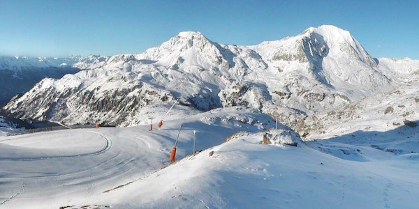 Aussois ski lifts — Savoie Ski lifts at Aussois resort in Savoie facing the Dent Parrachee peak