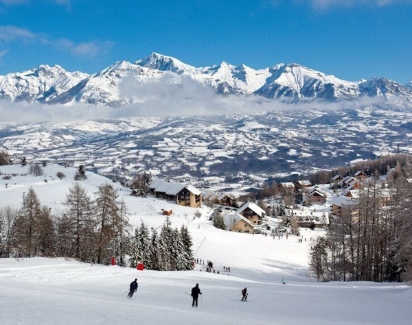 Laye — Champsaur 3 Gliss Laye ski resort in the Champsaur 3 Gliss area, Hautes-Alpes — Passe Montagne partner
