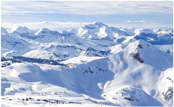Wide panorama of the snow-covered La Pierre Saint-Martin ski area