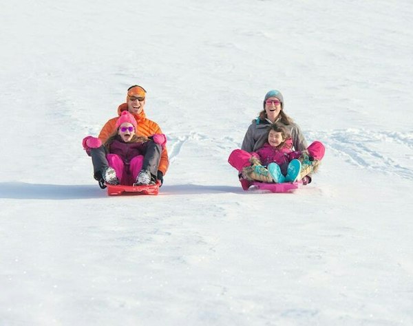 Forfait ski Lans-en-Vercors pas cher | Passe Montagne Descente en luge en famille sur les pentes de Lans-en-Vercors en Isère
