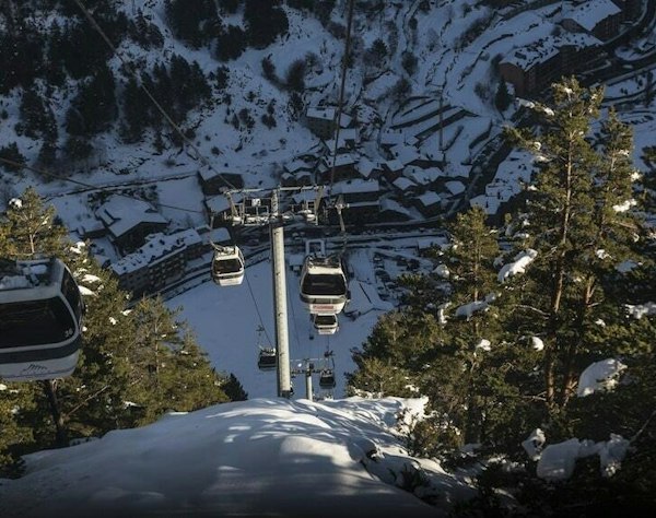Forfait ski Pal Arinsal pas cher | Passe Montagne Télésiège du domaine enneigé de Pal Arinsal en Andorre