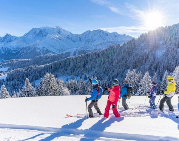 Forfait ski Saint-Gervais pas cher | Passe Montagne Skieur sur une piste de Saint-Gervais en Haute-Savoie