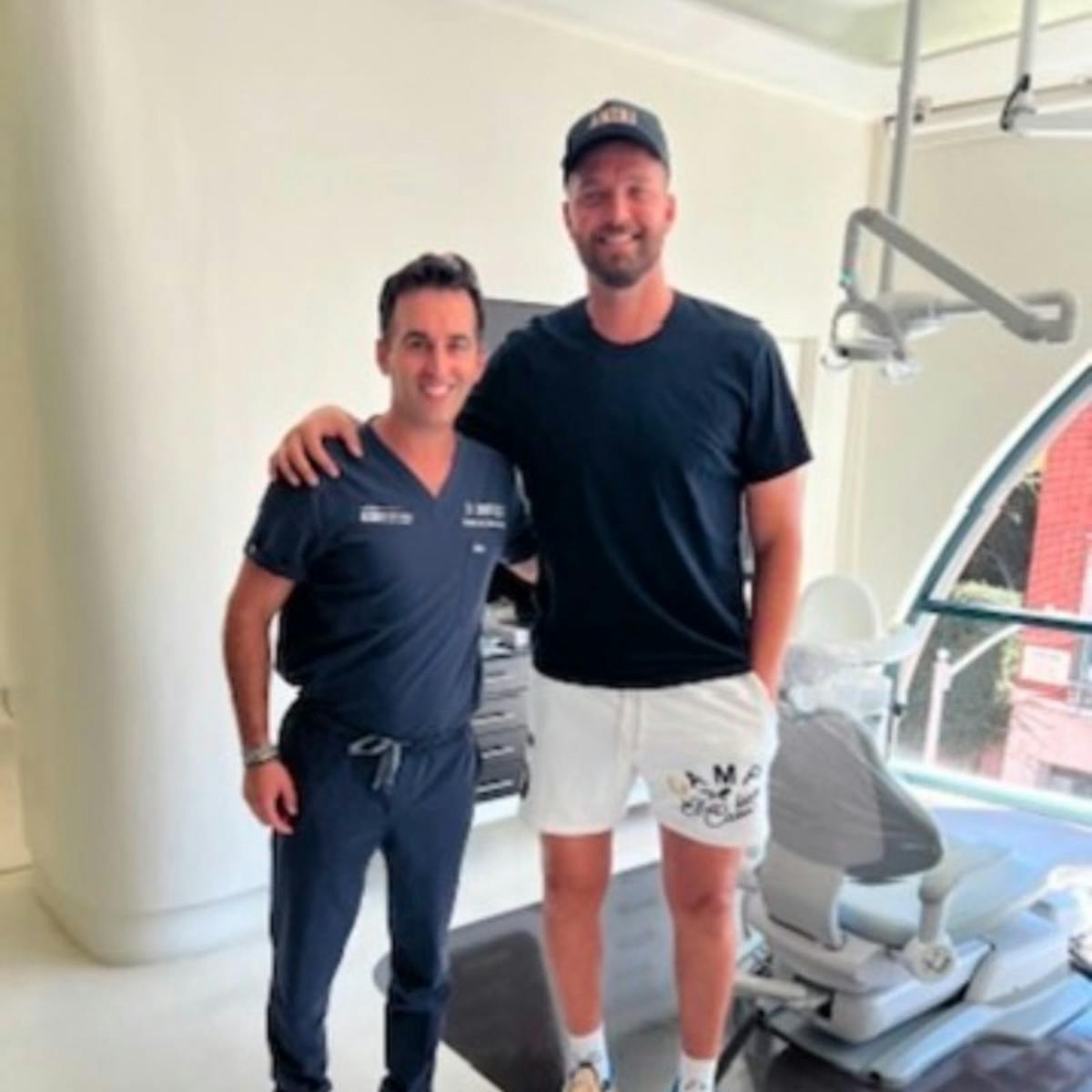 Celebrity Smile Before & After Gallery - Patient 413184 - Image 1