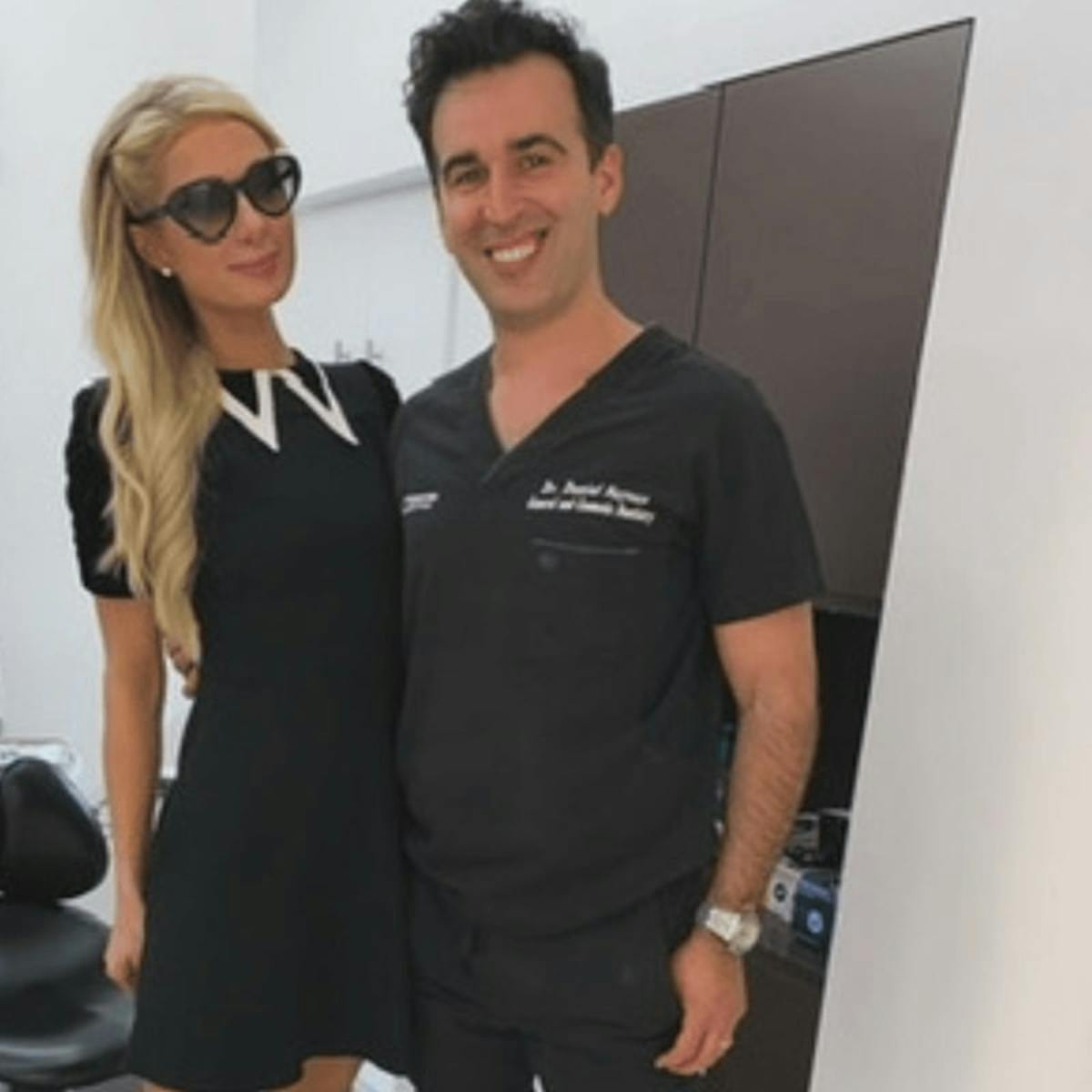 Celebrity Smile Before & After Gallery - Patient 297986 - Image 1