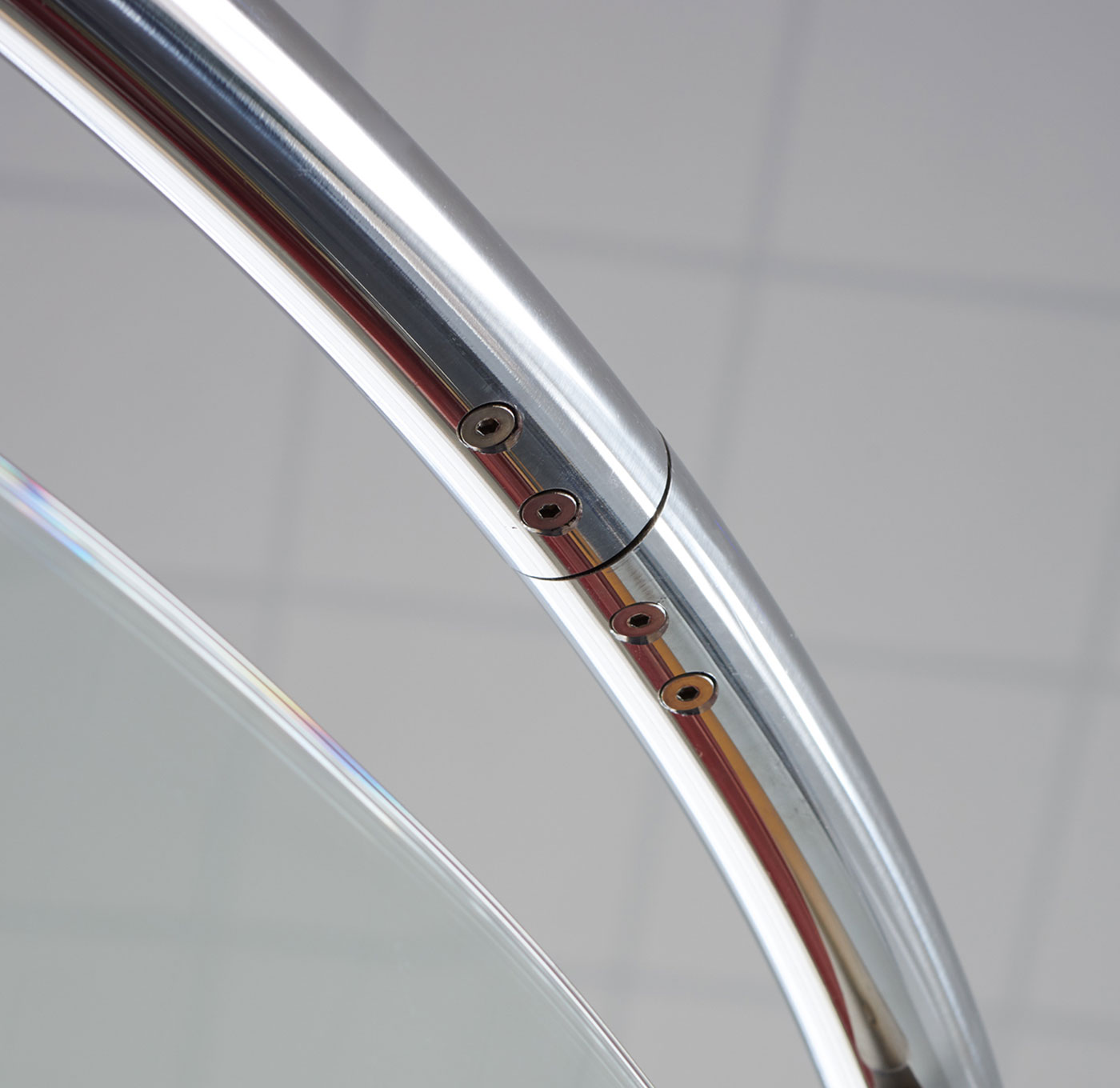 Detailbild versteckte Fugen Spindeltreppe exklusiv