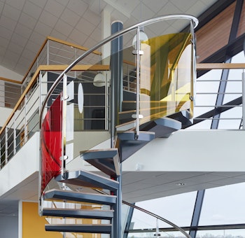Spiraltrappa exklusiv med glasräcke Spiraltrappa exklusiv med glasräcke