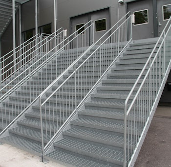 Childsafe straight staircase with steps of grating