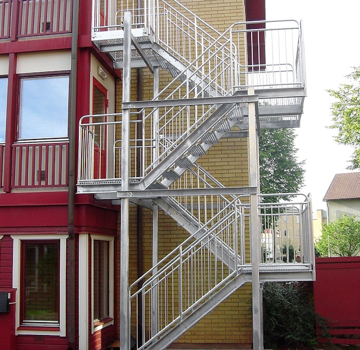 Hot-dip galvanized straight staircase with childsafe railing