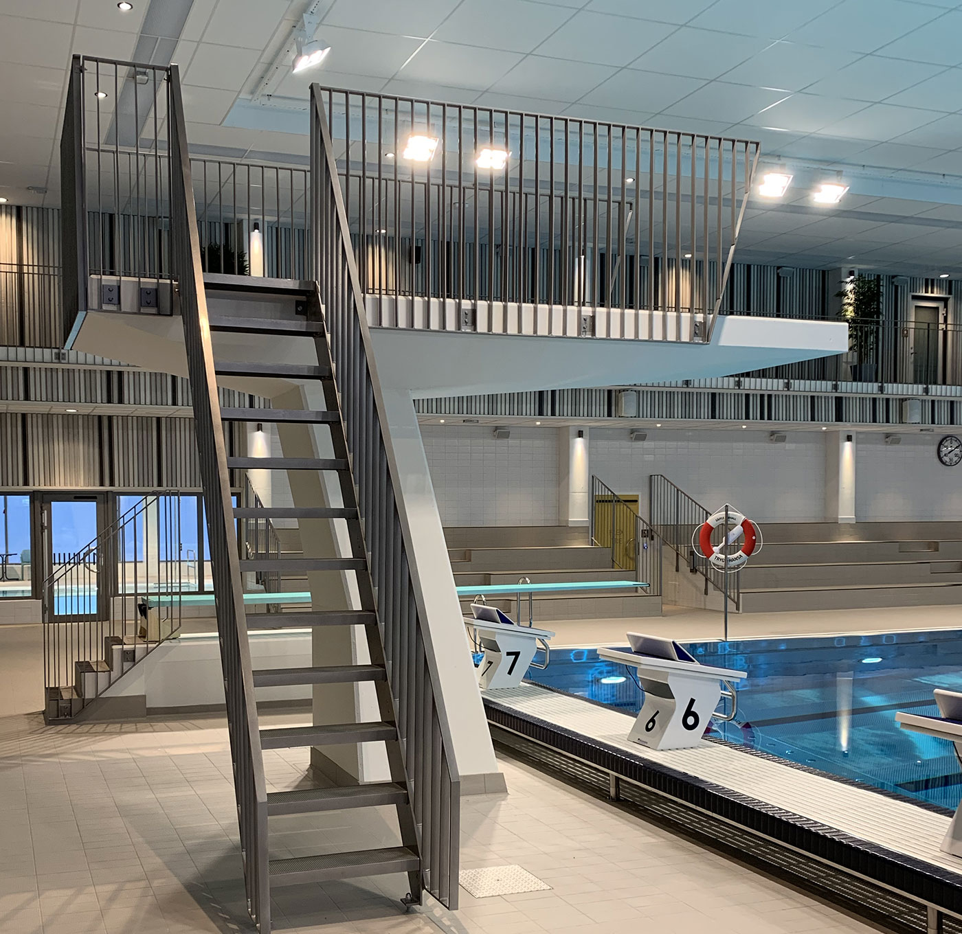 Gerade Treppe mit kindersicherem Geländer