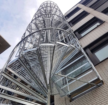 Hot-dip galvanized childsafe outdoor spiral staircase
