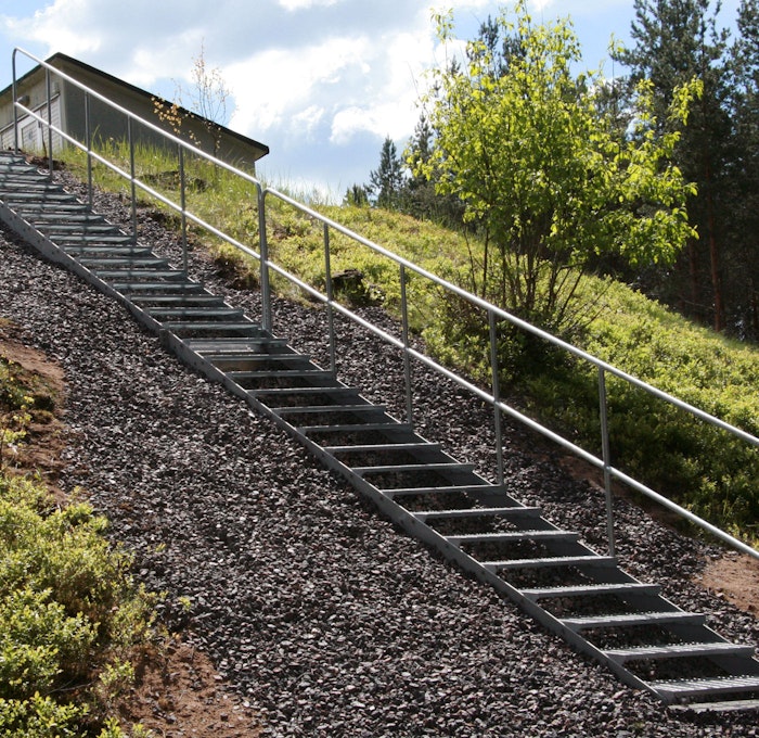 Straight staircase standard outside