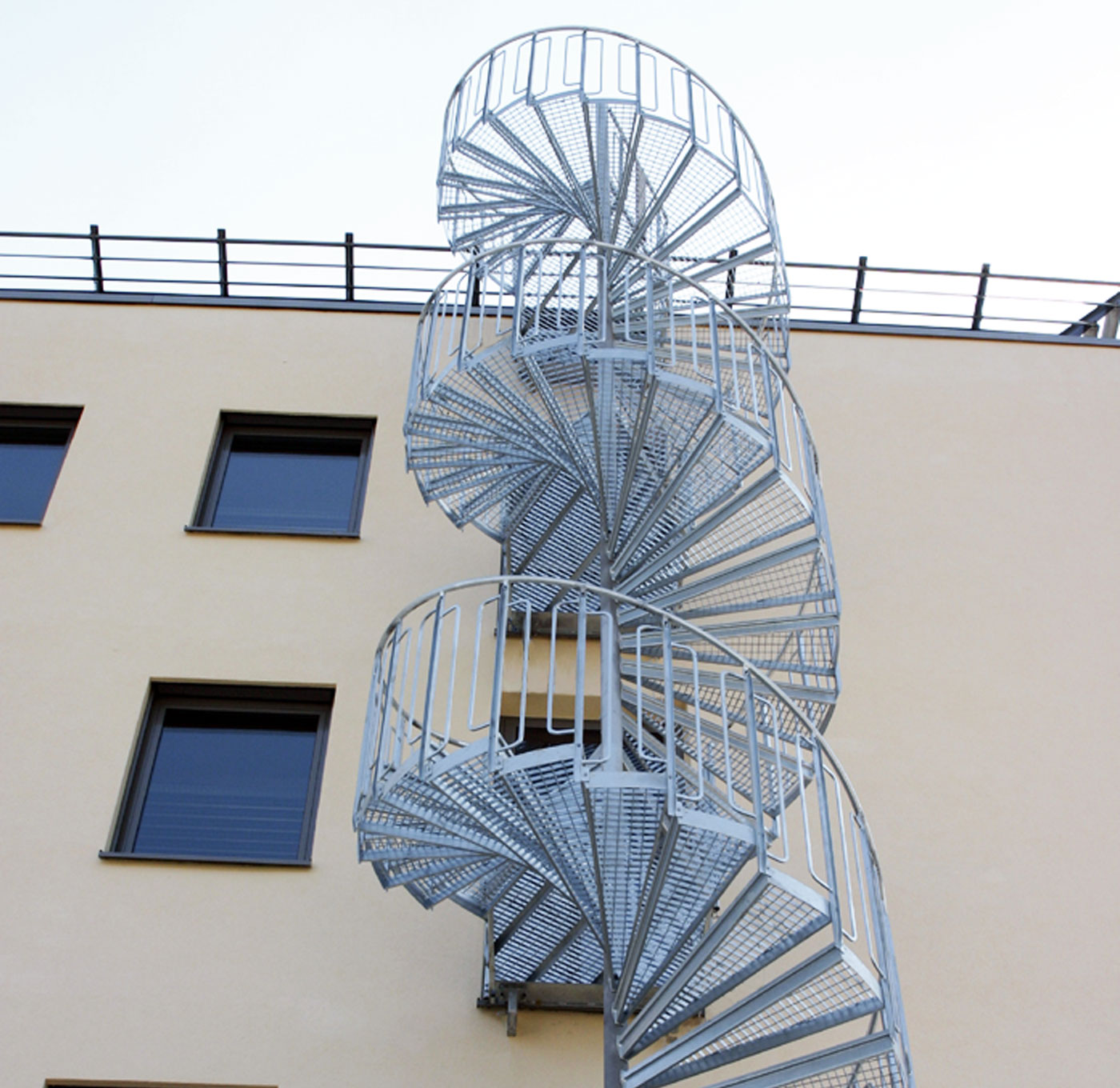 Spindeltreppe mit kindersicherem Geländer