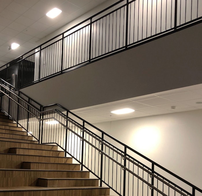 Powder coated childsafe railing with stainless inner handrail