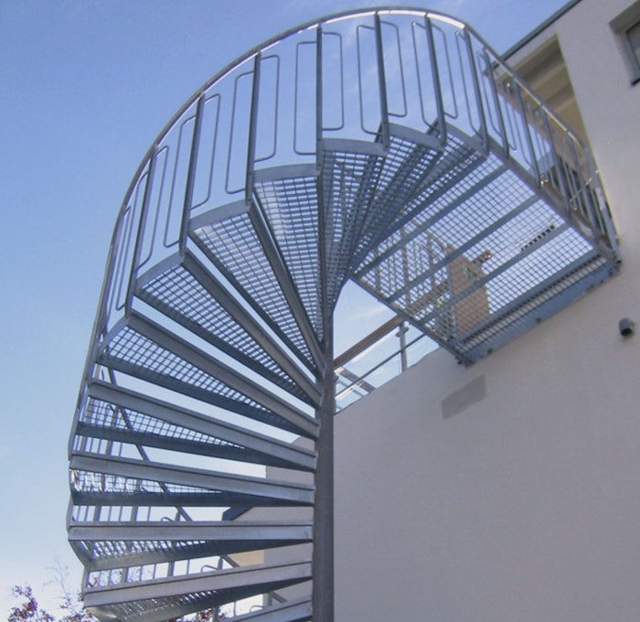 Spiral staircase with childsafe railing with arcs