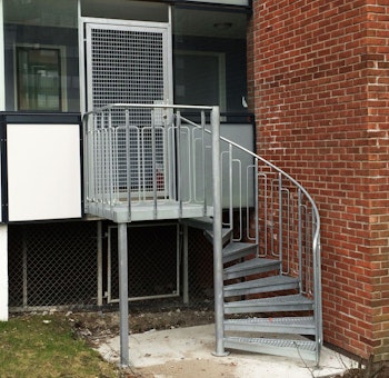 Spiral staircase with childsafe railing