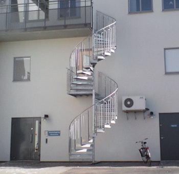 Barnsäker utomhus spiraltrappa Barnsäker utomhus spiraltrappa