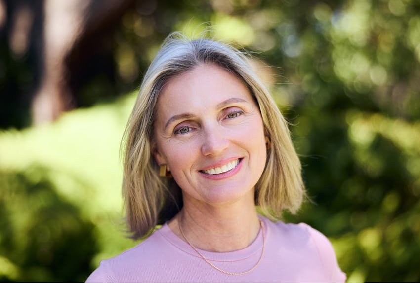 woman with short blonde hair
