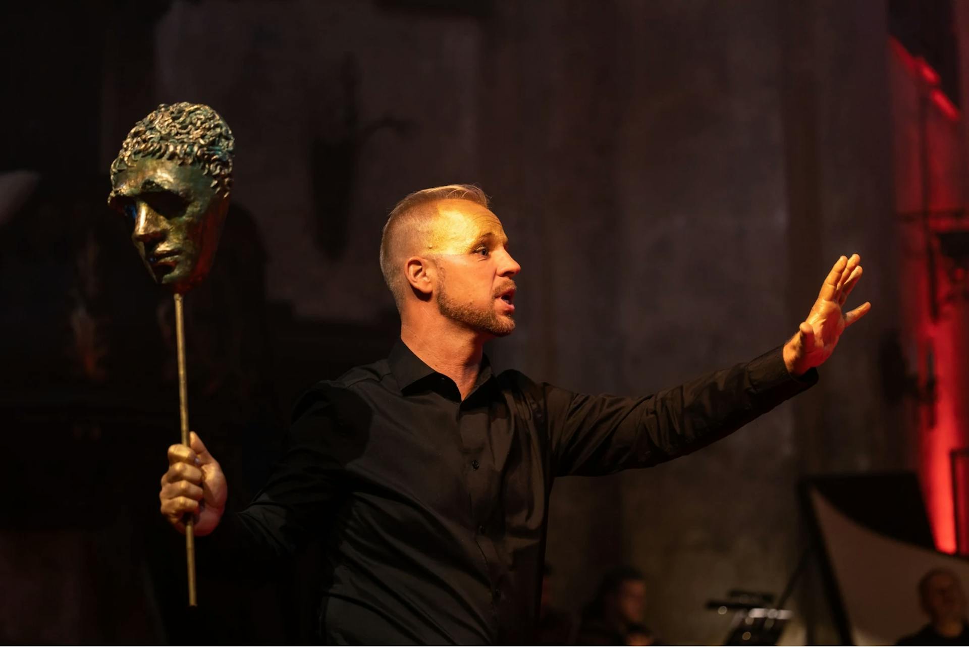 Aurora and the cricket