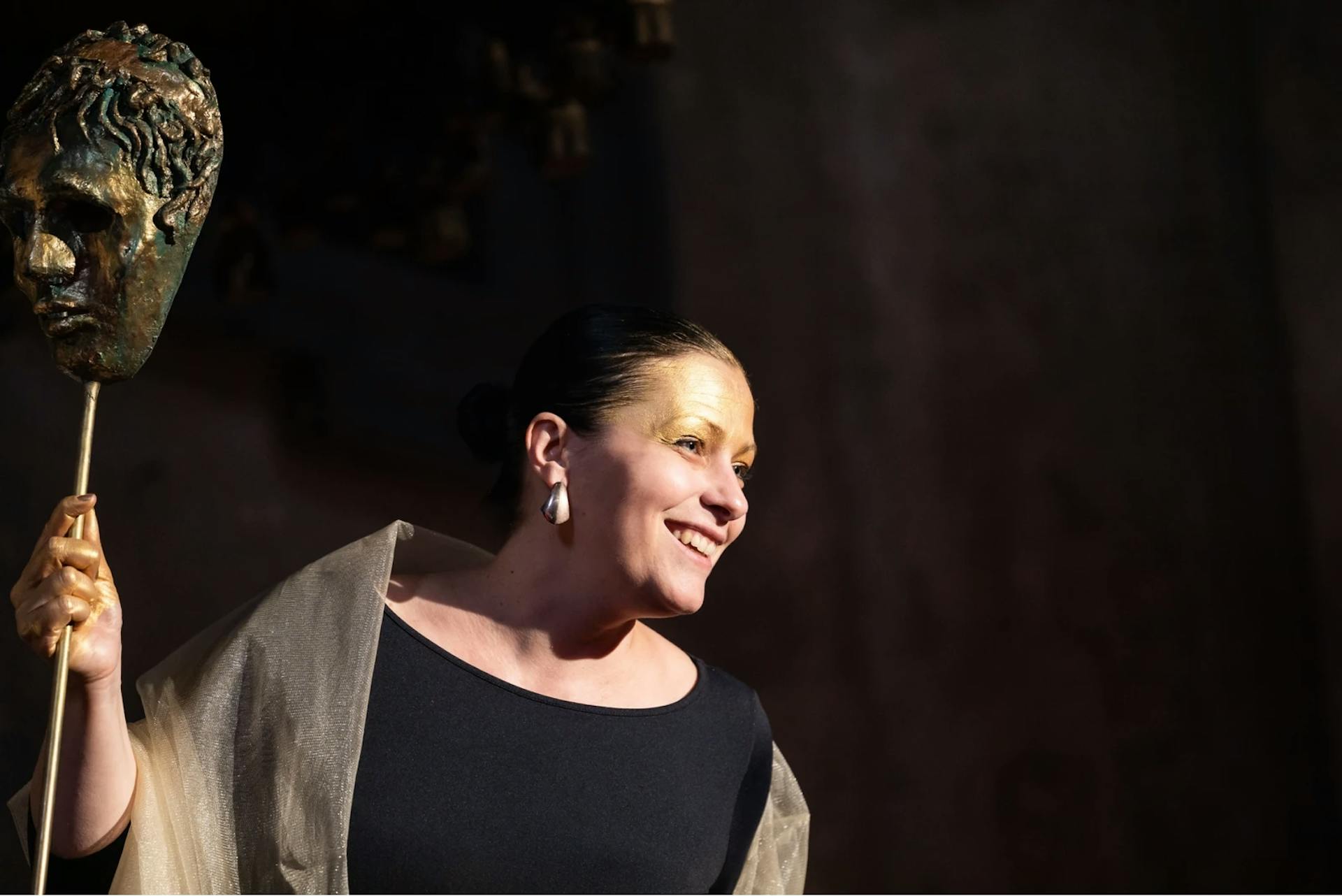 Aurora and the cricket