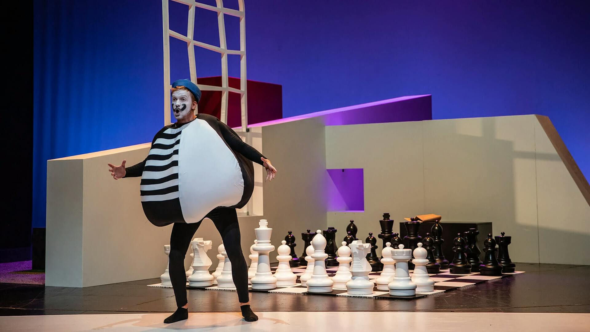 The gentleman and the pears