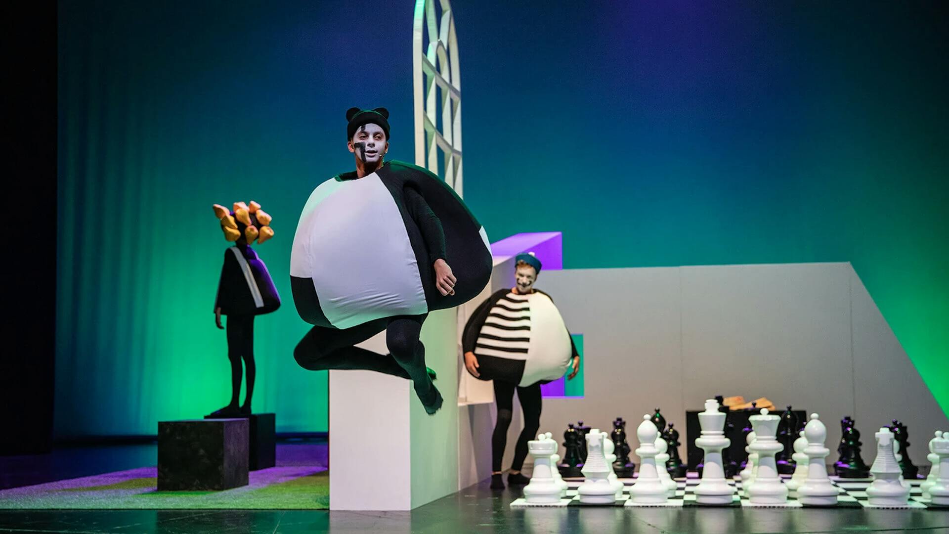 The gentleman and the pears