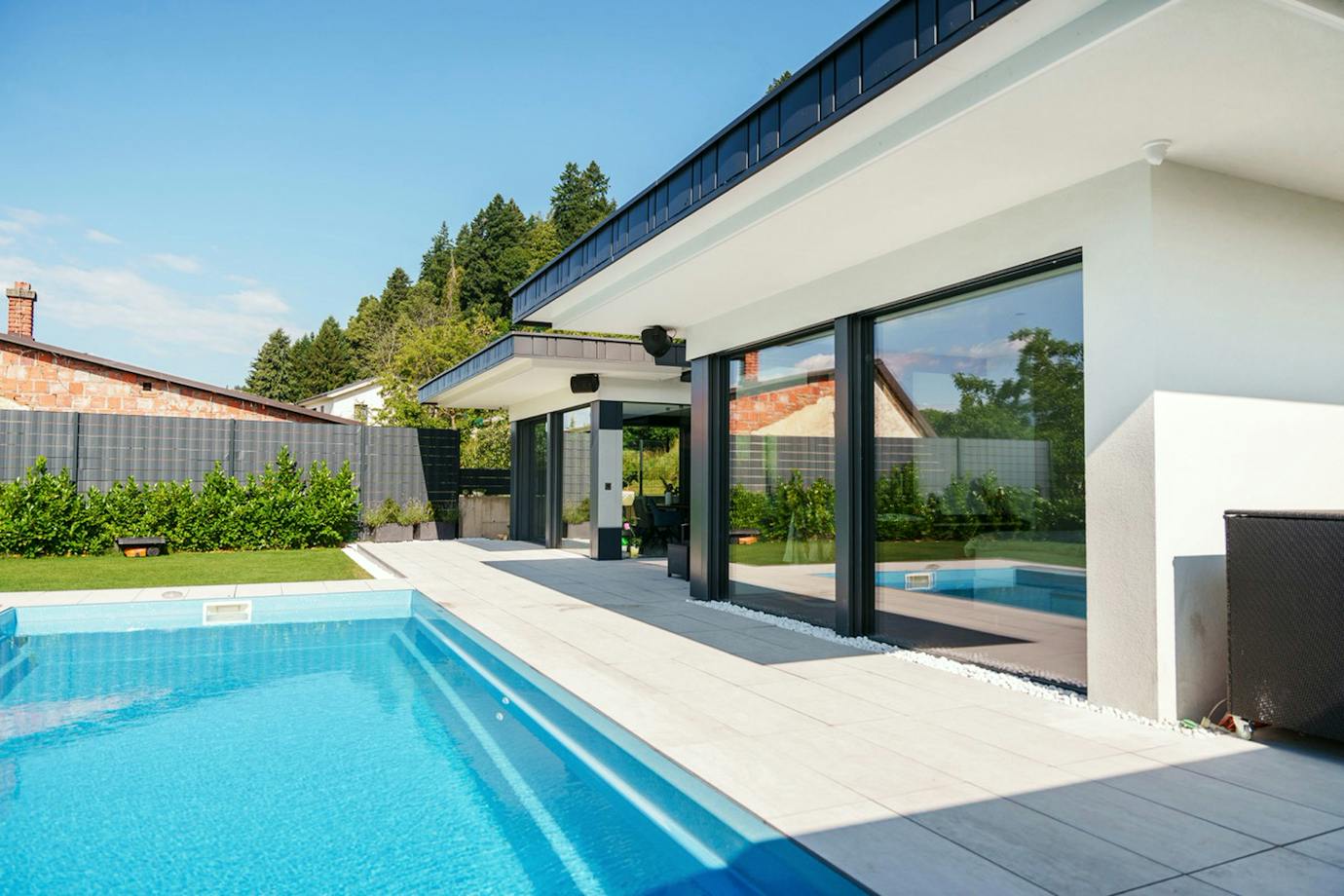 Casa in legno e vetro