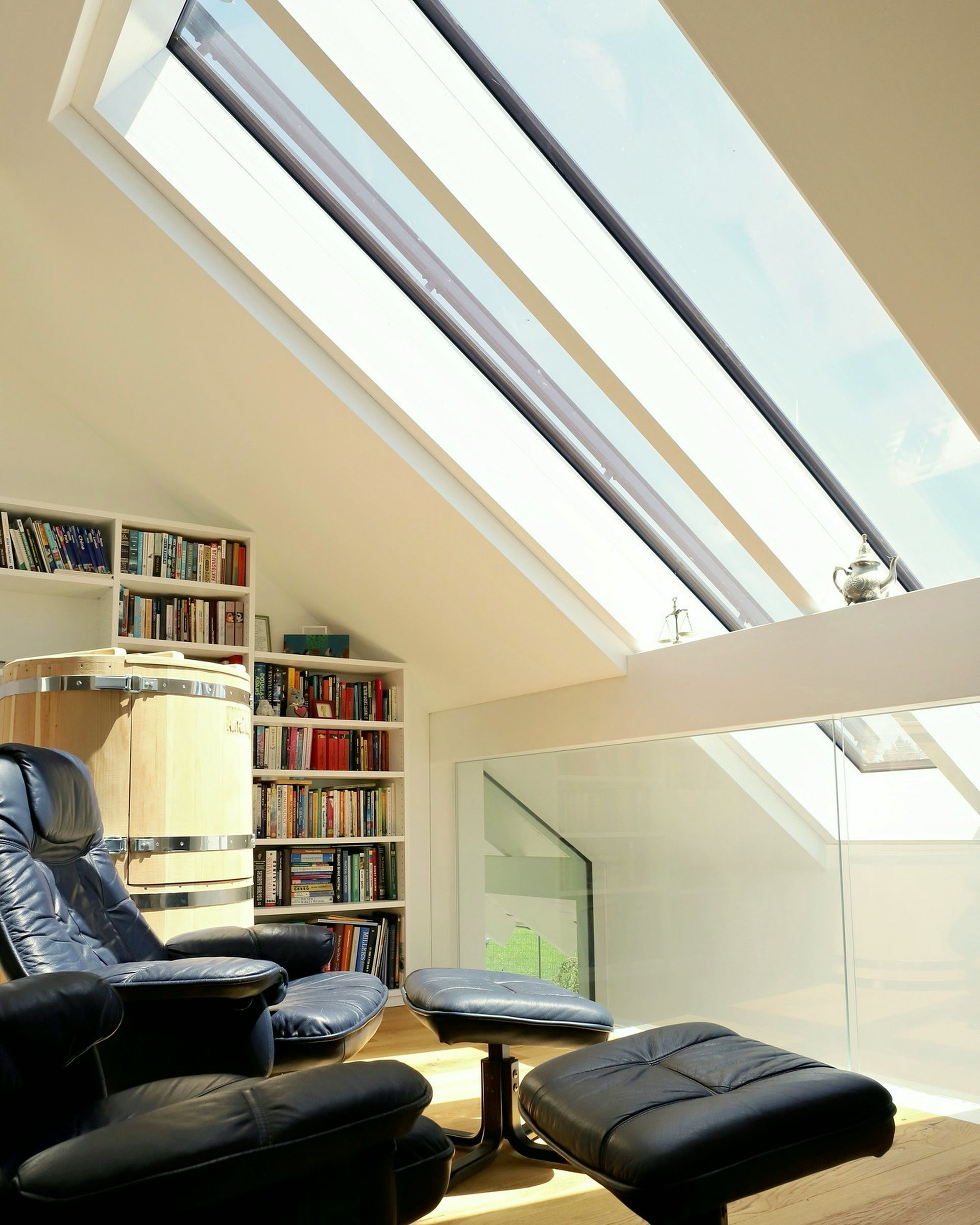 Glazed strip in the roof