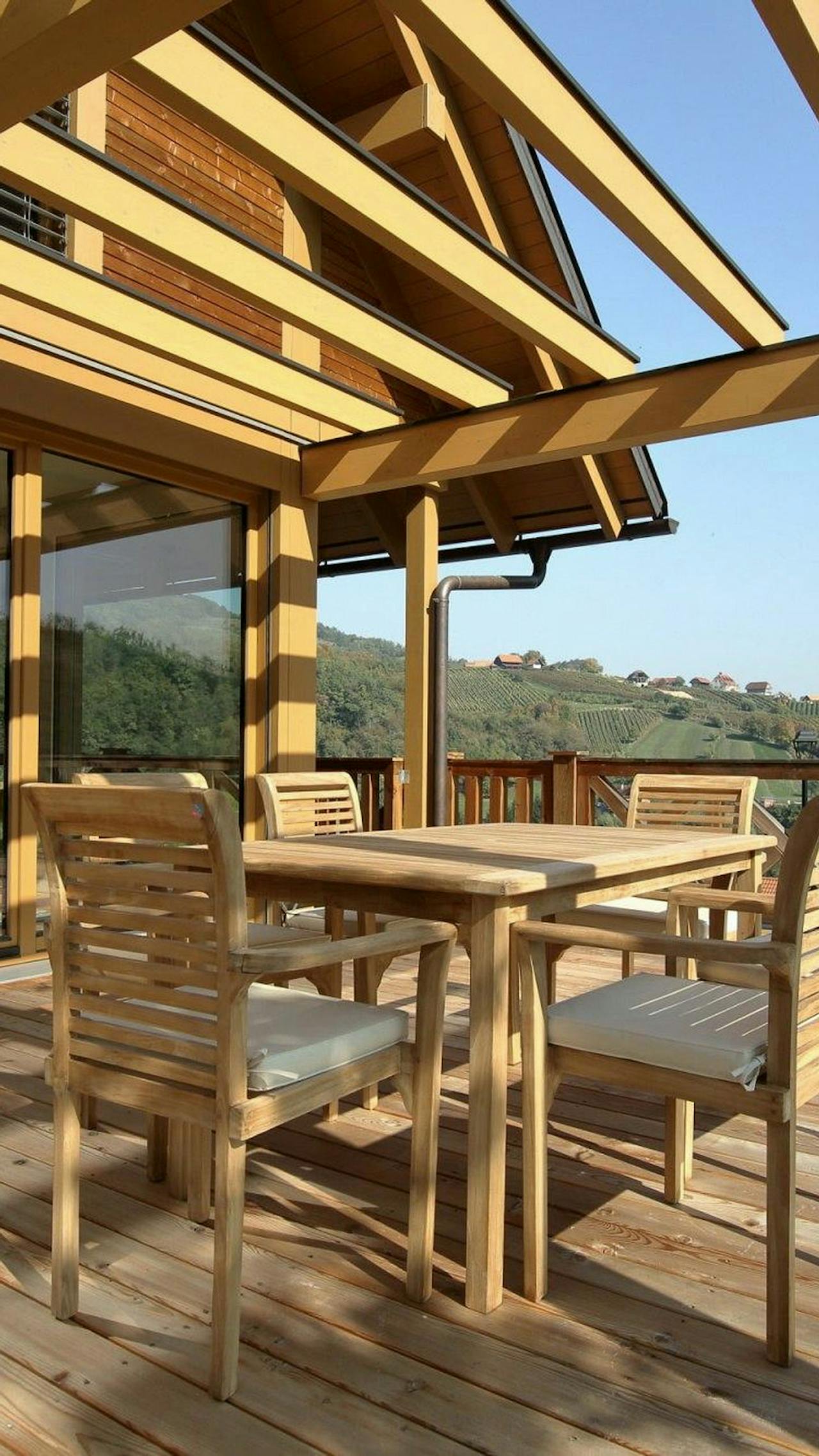 VITA NOVA Classic con facciata in legno – architettura ed esterno