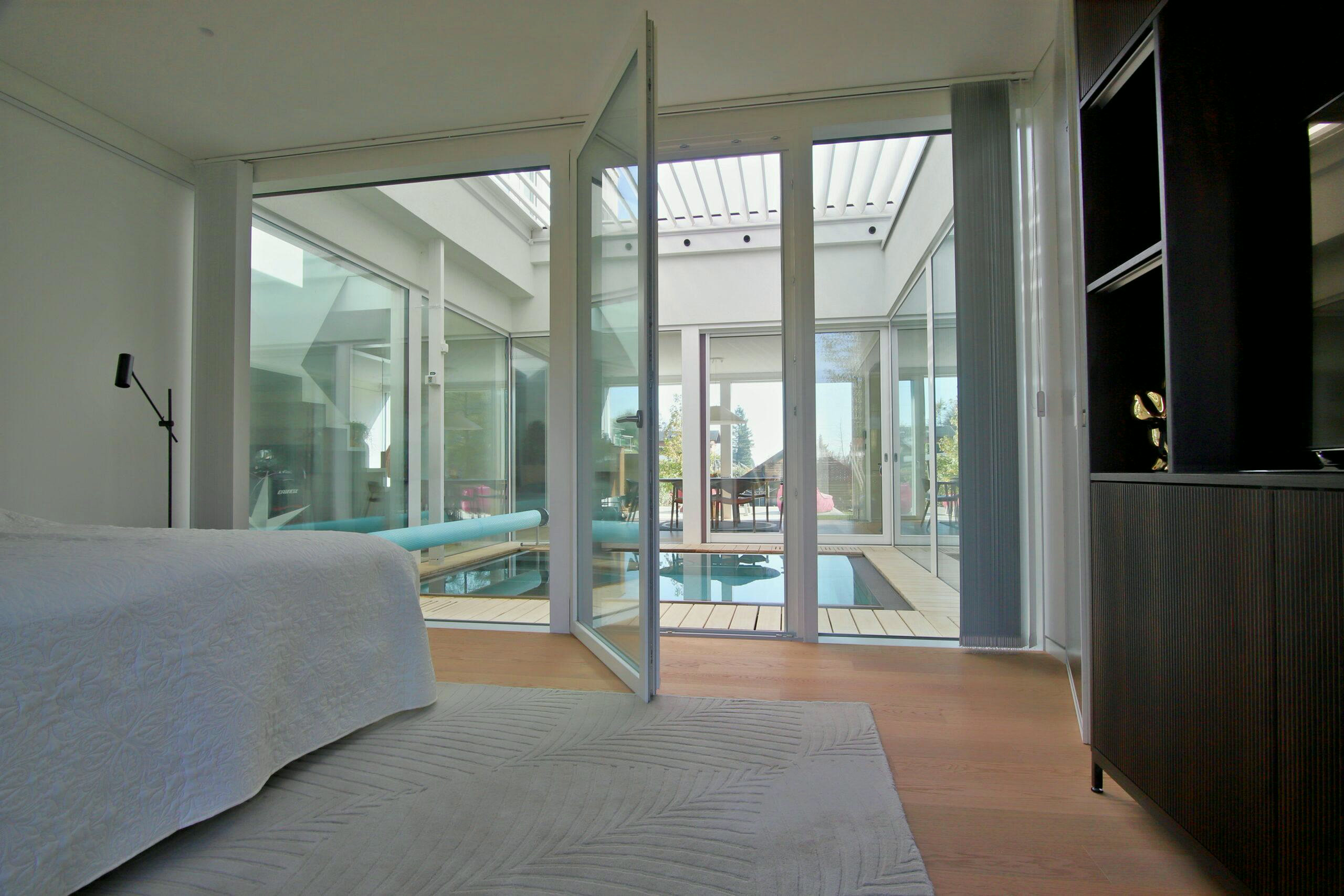 Centrally positioned pool