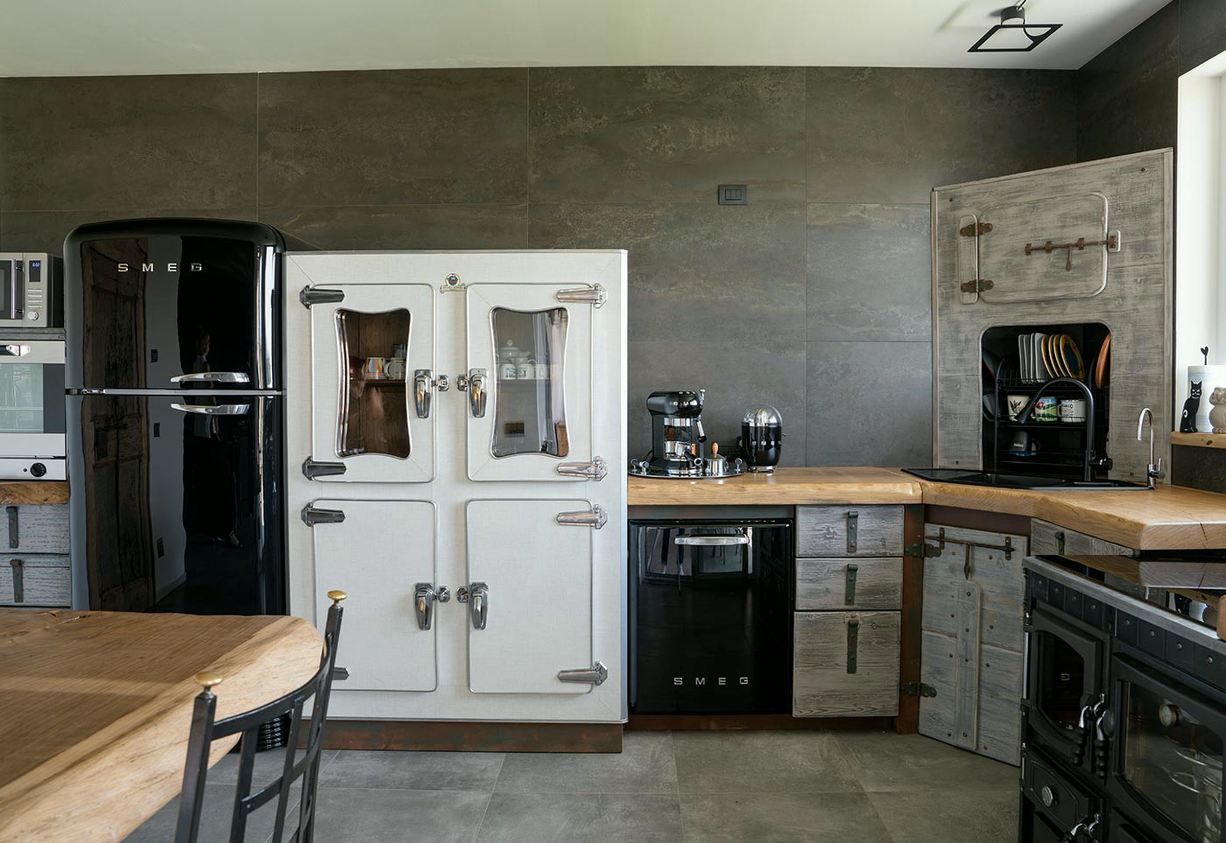 Cucina e zona pranzo con vista