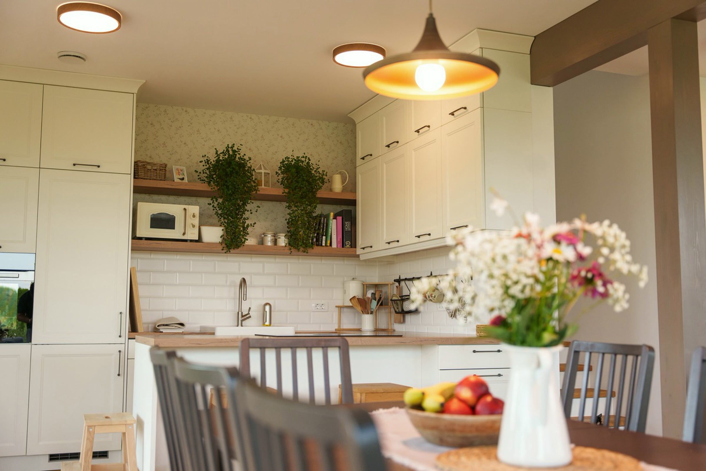 Cucina e zona pranzo con vista