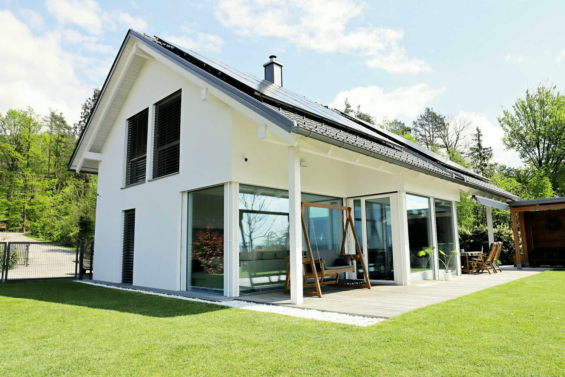 Casa in legno e vetro