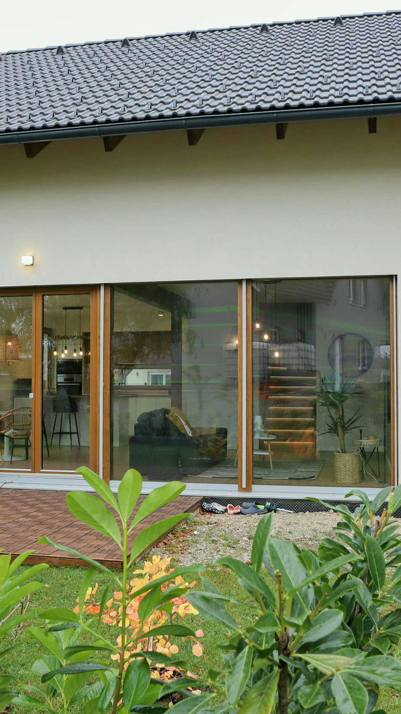 VITA NOVA in natural tones – interior and connection to the outdoors