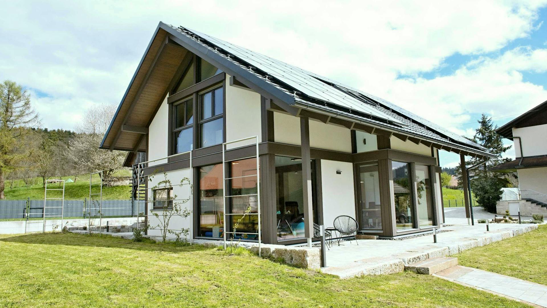 Casa in legno e vetro