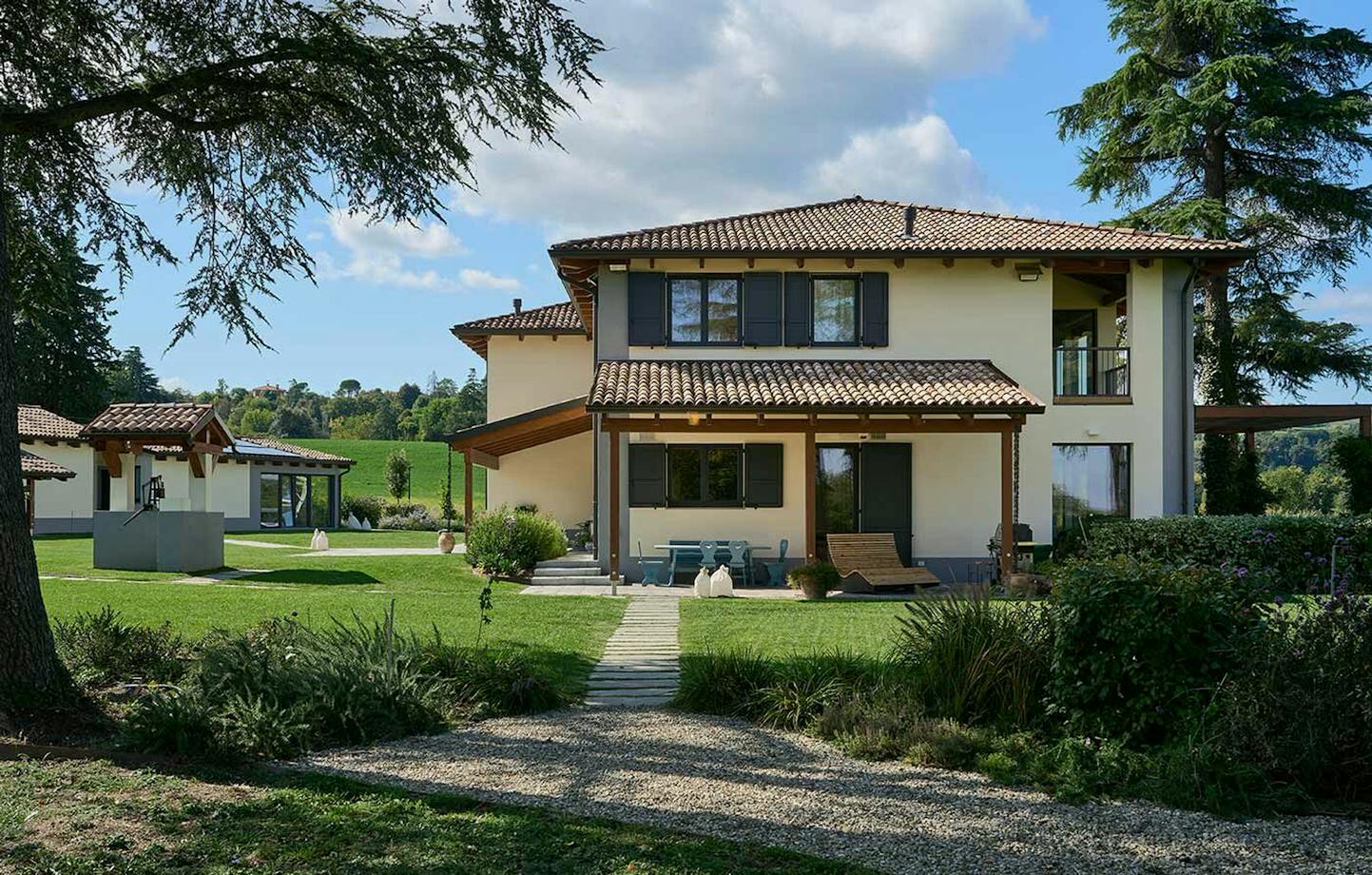 Villa BOLOGNA — architecture and exterior