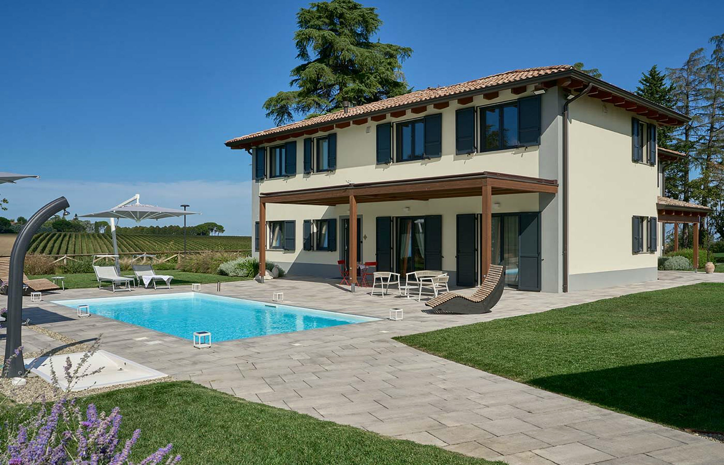 Villa BOLOGNA – architettura ed esterni