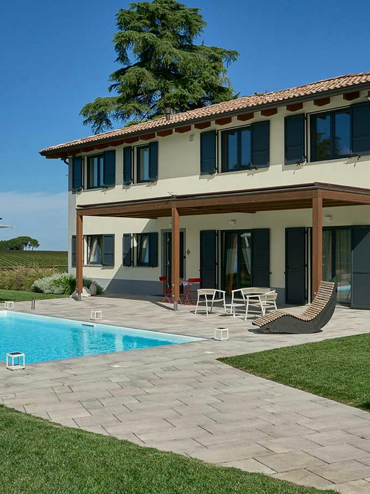 Vila BOLOGNA – arhitektura in zunanjost hiše