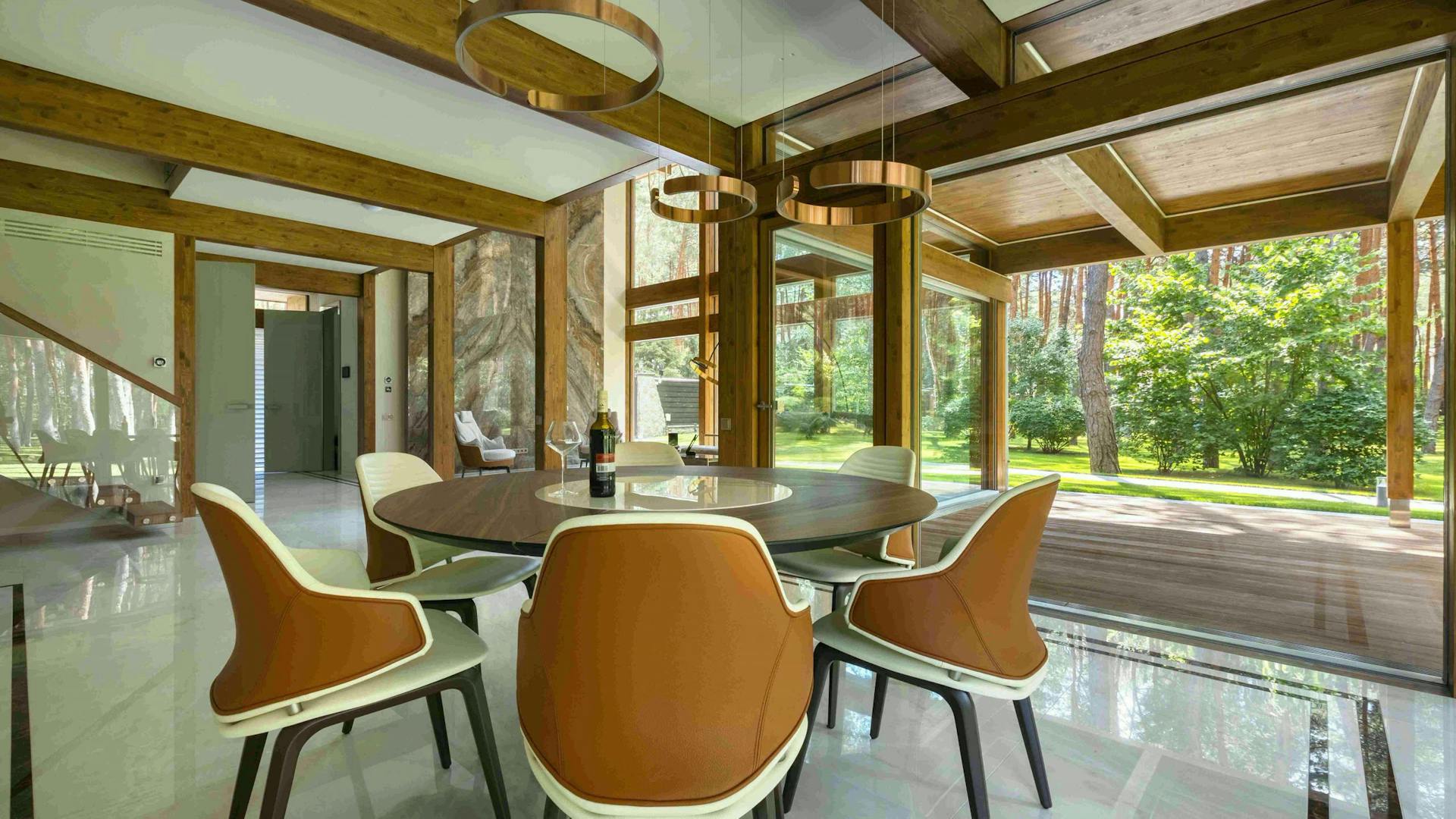 Dining area connected to nature