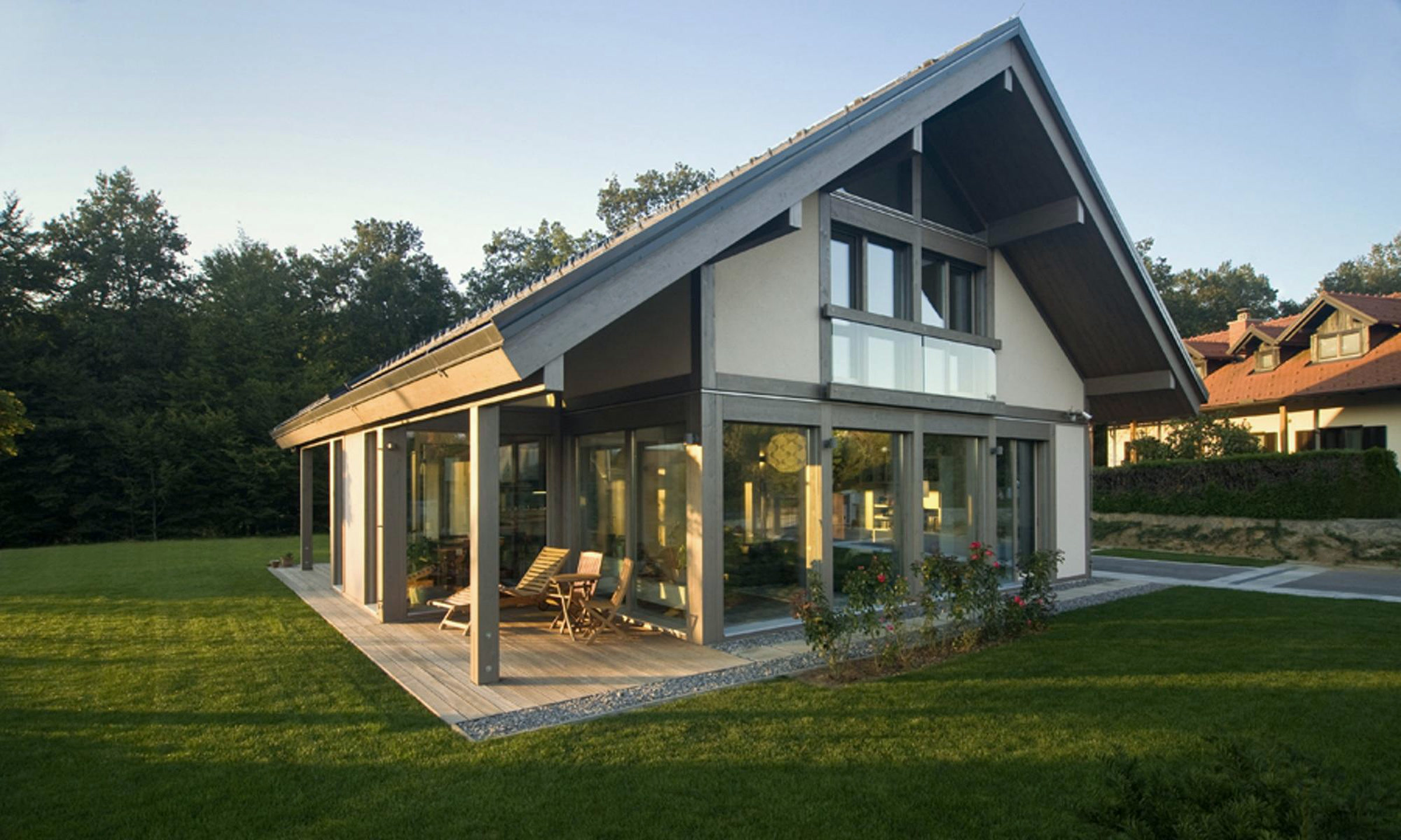 Casa in legno e vetro