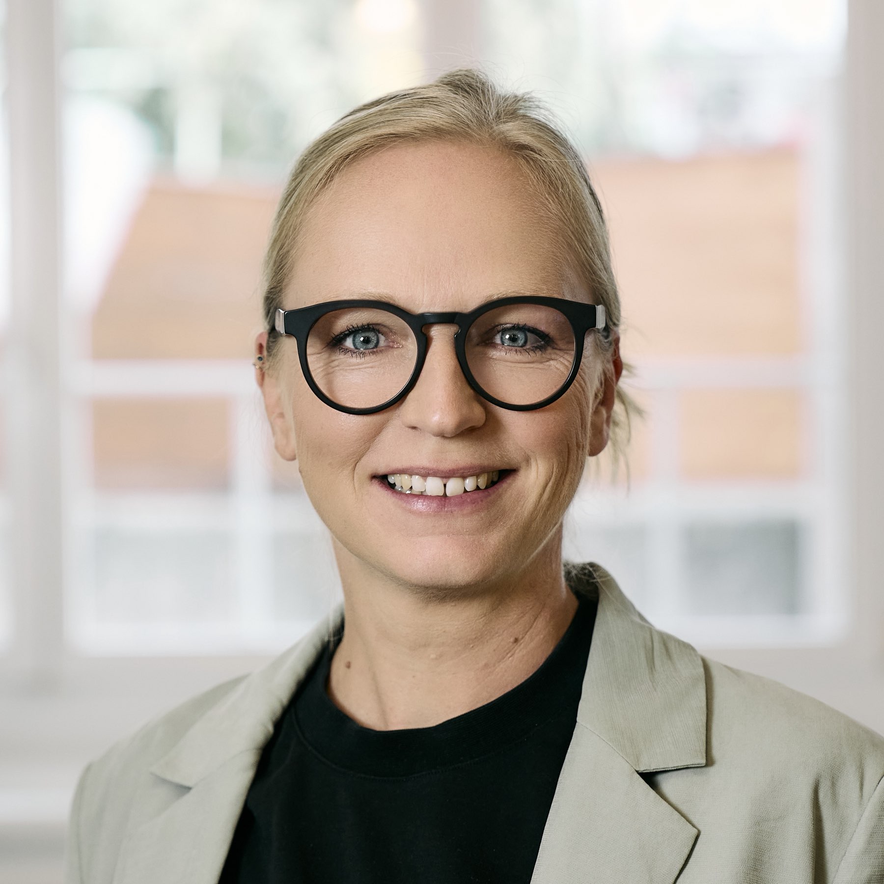 Porträt von Iris Ackermann