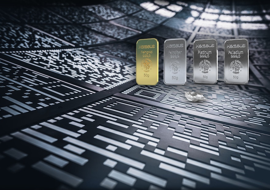 Auf der Innenseite einer Festplatte stehen die Edelmetalle und die Technologiemetalle, aus den Sparplänen von Golden Gates.